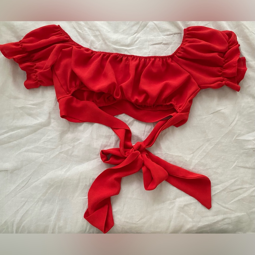 Red crop top - Picture 2 of 3